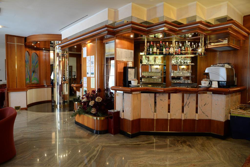 Hotel Posta โกมาโนแตร์เม ภายนอก รูปภาพ