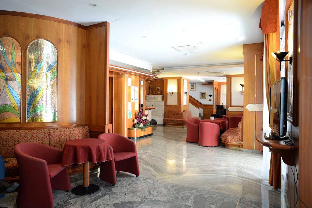 Hotel Posta โกมาโนแตร์เม ภายนอก รูปภาพ
